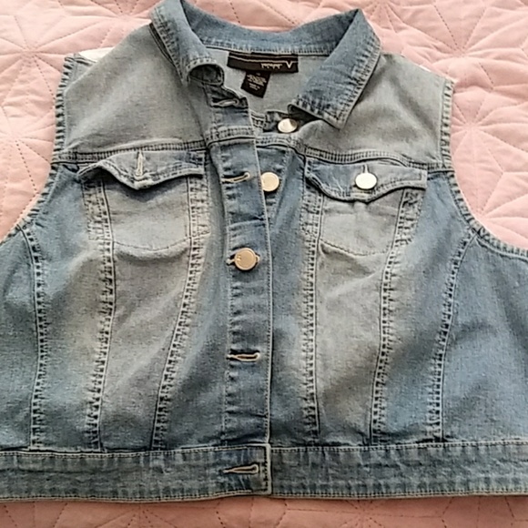 Upcycled Disney vest - Picture 2 of 3